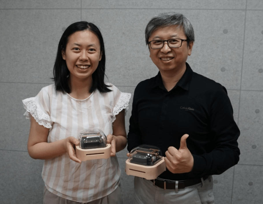 Wen-Yi Lo Bought 2 programmable music boxes Muro Boxes as the Family Heirlooms for His Children