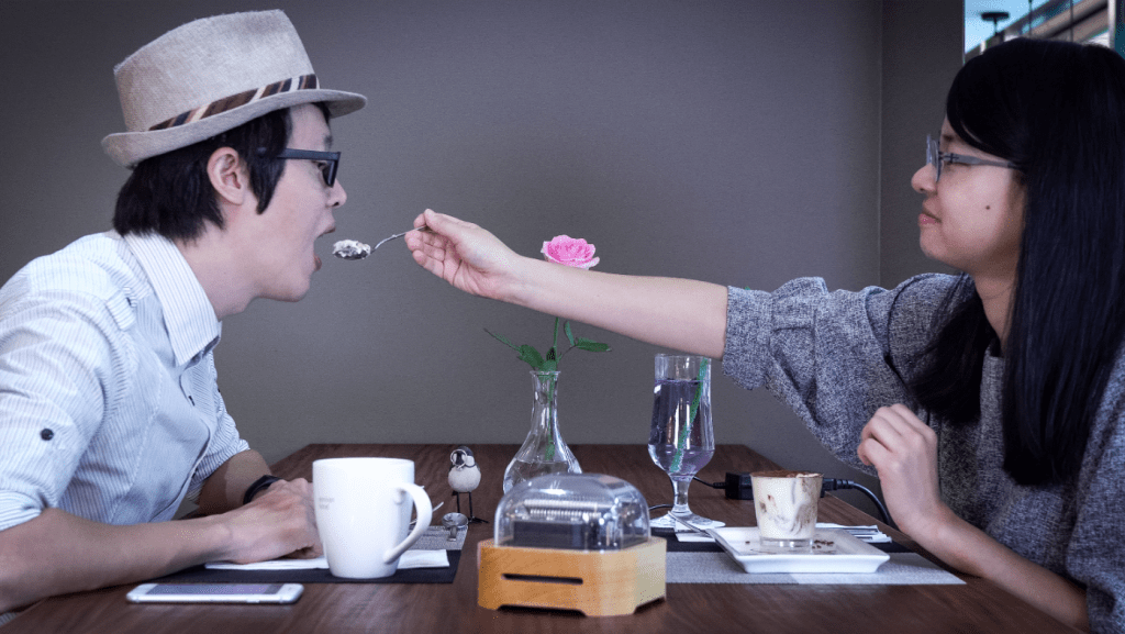 Nick Chen Proposed to His Girl Friend with programmable music box Muro Box Playing Their Songs