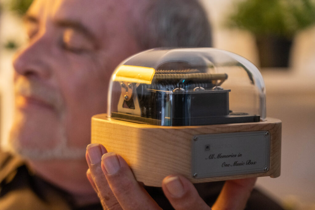 music box that plays any song