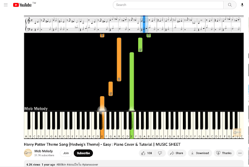 Pitipat's piano teaching is easy to understand, and the popular songs he chose came from Europe, America and Asia. The screenshot of this video shows the Harry Potter movie’s theme soundtrack.