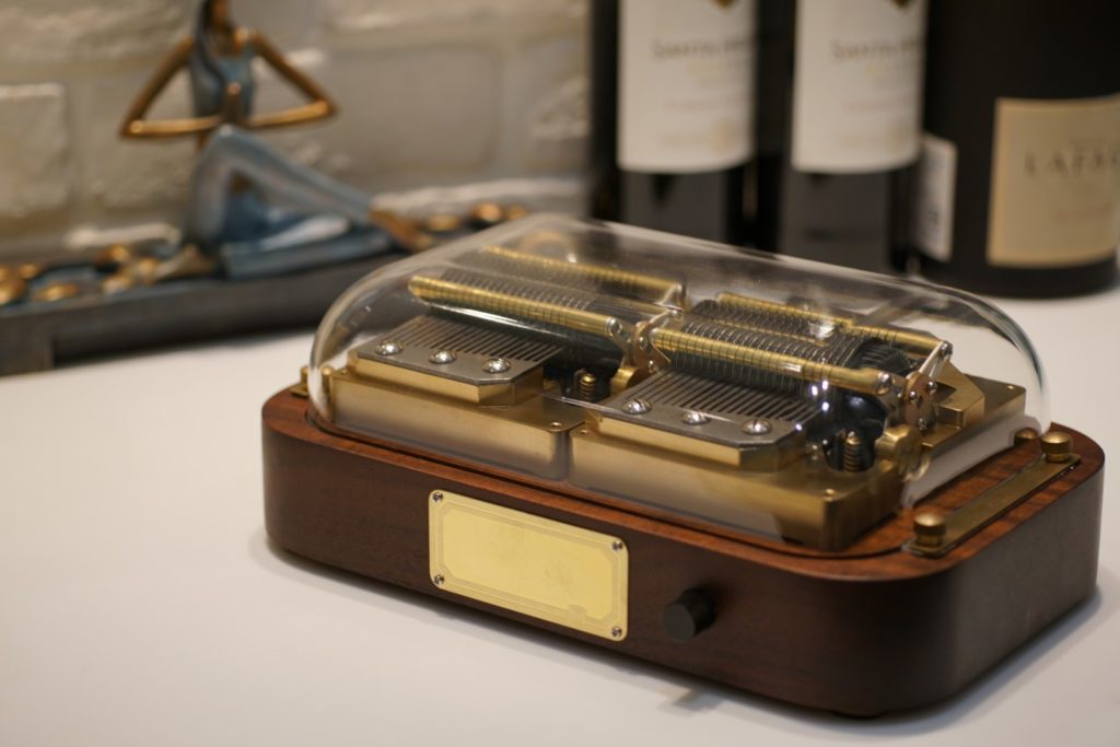 The Only App-Controlled and programmable Music Box in the World: Muro Box N40 Sublime