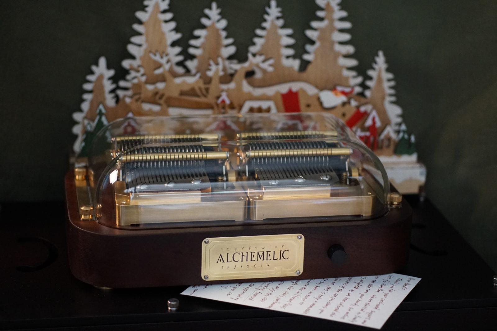 The world's first app-controlled music box, Muro Box, offers a customizable laser engraving service to preserve your unique love story.