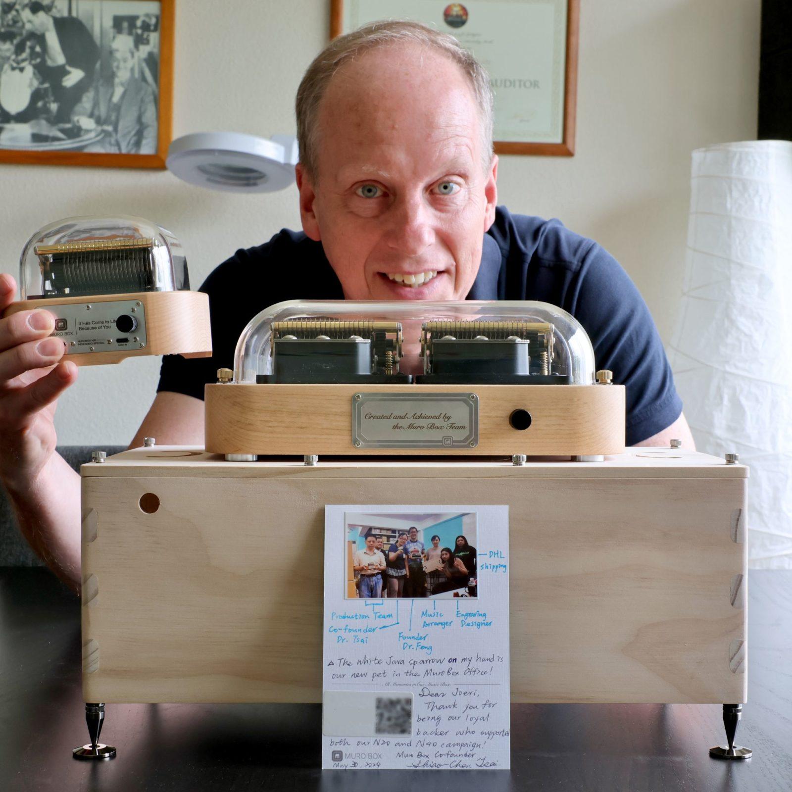 Joeri is pictured with his Muro Box-N20 and N40 music boxes standard version and pine unpainted resonance boxJoeri is pictured with his Muro Box-N20 and N40 music boxes standard version and pine unpainted resonance box