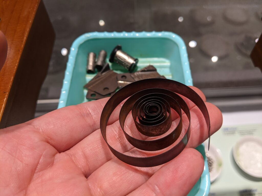 音樂鈴用的發條元件