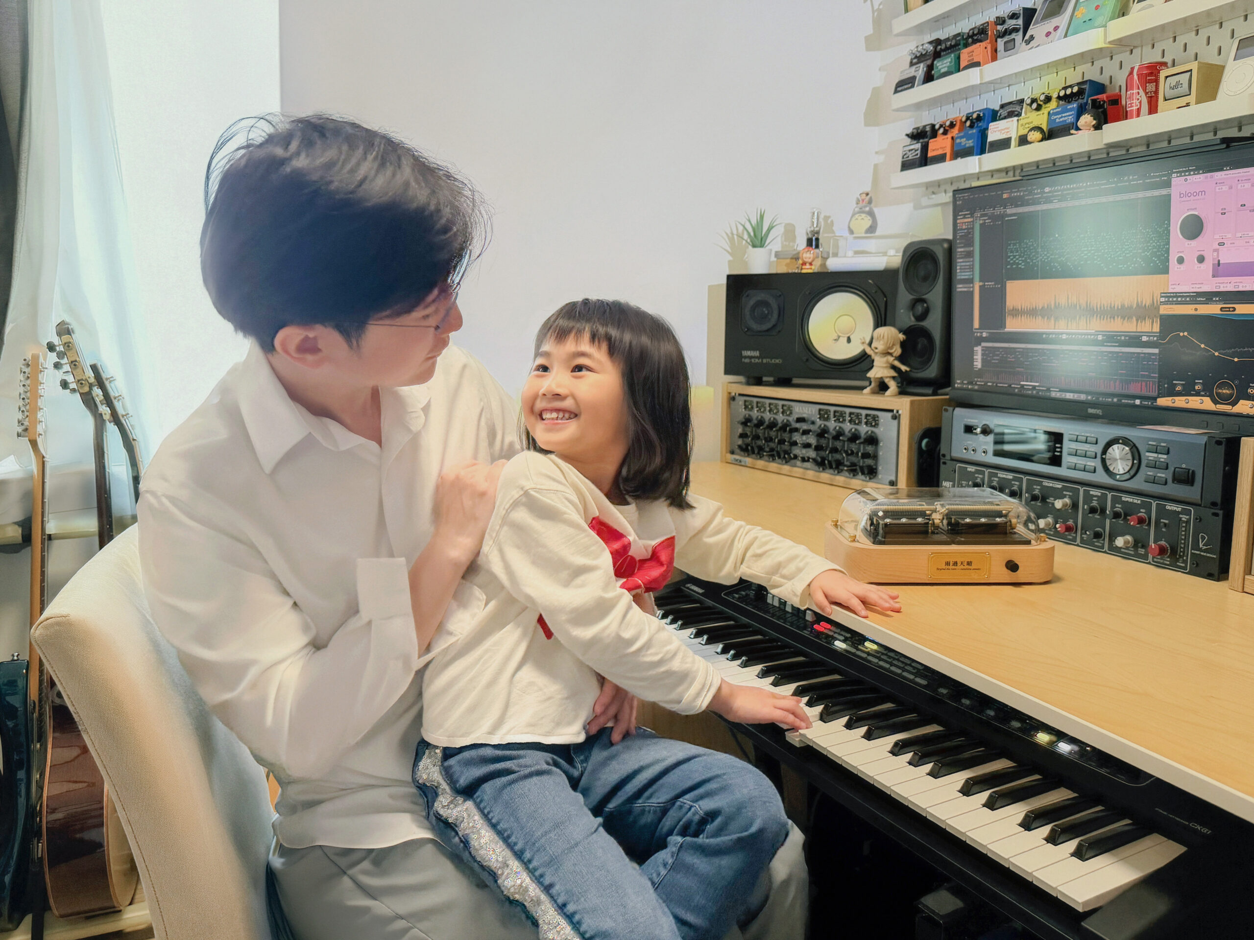 Read more about the article Hong Kong Musician Composed a Pure Melody for His Daughter  with the Muro Box: AU-YEUNG YIP CHUN