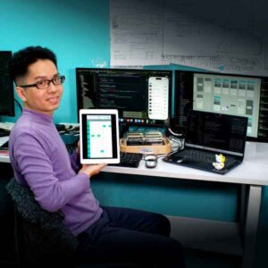 Muro Box APP是智慧音樂盒全系列商品可共用的免費編曲與找歌軟體,照片中為Muro Box APP 軟體工程師陳錦宏。